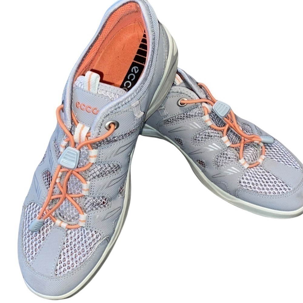 Ecco light grey running shoe. Walk or light hiking. Size 38 / 7.5.